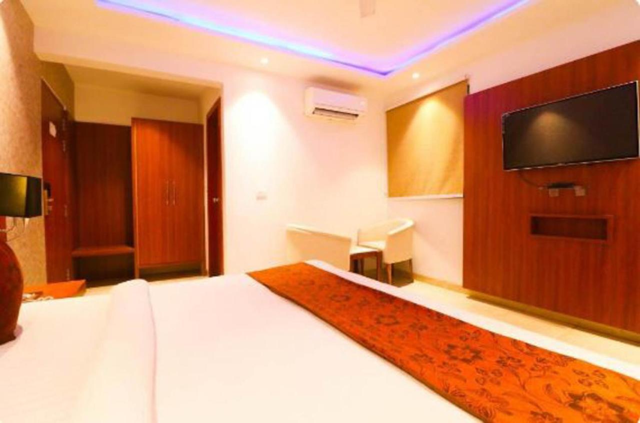 Hotel Royal Sky Luxury Near Delhi Airport New Delhi Exterior photo