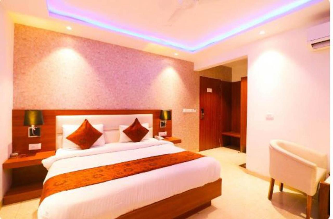 Hotel Royal Sky Luxury Near Delhi Airport New Delhi Exterior photo